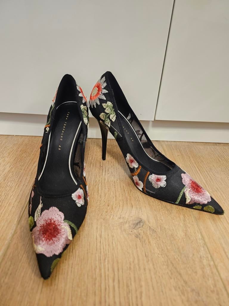 Zara pumps met bloemen - maat 40, Pumps, Verzenden, Zo goed als nieuw, Zara