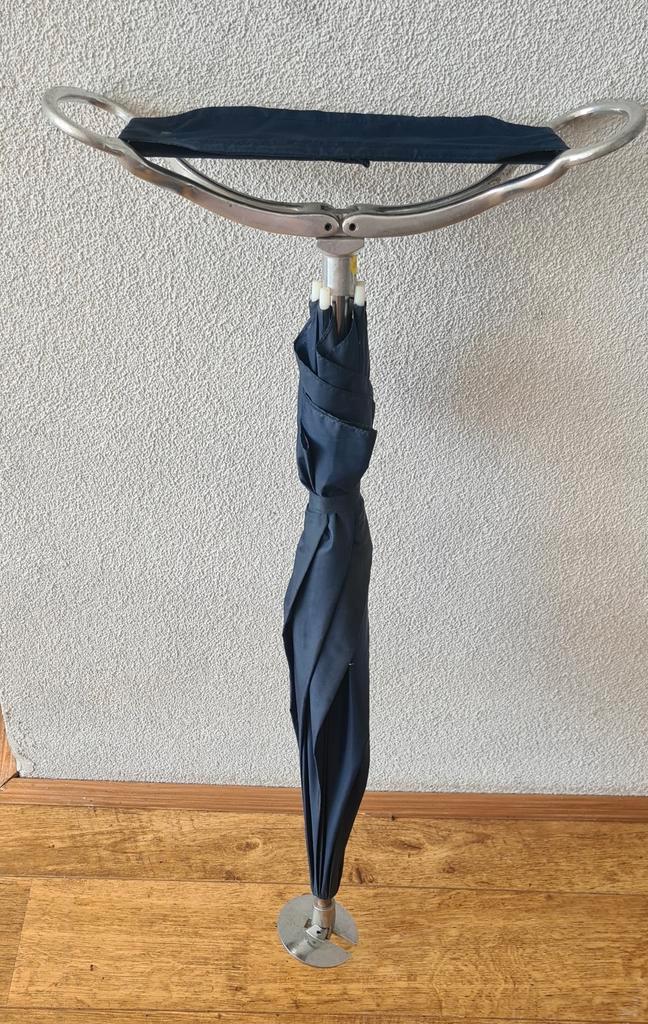 Paraplu met Zitje - Handig voor Onderweg!, Sieraden, Tassen en Uiterlijk, Paraplu's, Gebruikt, Blauw, Ophalen of Verzenden