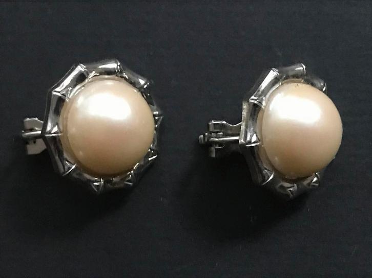 Vintage Oorclips met Parelmoer Look, Sieraden, Tassen en Uiterlijk, Oorbellen, Zo goed als nieuw, Knopjes of Stekers, Overige materialen