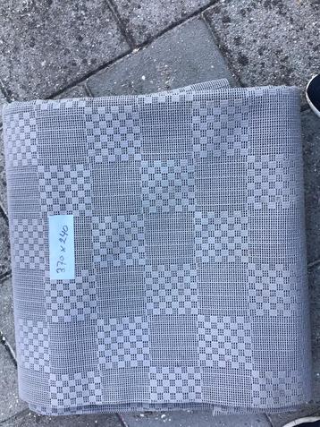 2x tent vloerkleden beschikbaar voor biedingen