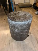 Stijlvolle antracietkleurige poef met croco-motief, Minder dan 50 cm, Rond, Ophalen of Verzenden, Zo goed als nieuw