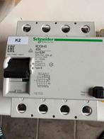 Schneider aardllekautomaat, Ophalen of Verzenden, Zo goed als nieuw, Schakelaar