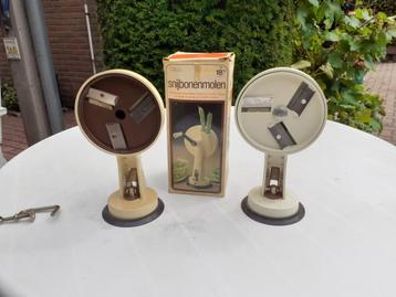 Snijbonen molens. 2X.  ( bieden per stuk ). beschikbaar voor biedingen