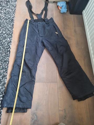 Skibroek maat 138/140 beschikbaar voor biedingen