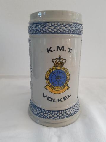 Bierpul, kroes K.M.T. militair vliegveld Volkel (N. Braband) beschikbaar voor biedingen