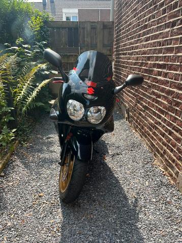 Suzuki gsx 600 f beschikbaar voor biedingen