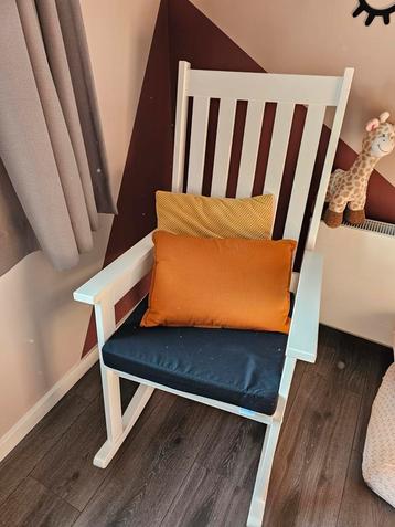Schommelstoel hout babykamer beschikbaar voor biedingen