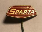 Metalen SPARTA BROMFIETSMERK Speld (Rood/Messingkleur)., Verzamelen, Speldjes, Pins en Buttons, Verzenden, Zo goed als nieuw, Transport