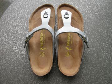 Birkenstock teenslippers maat 34 beschikbaar voor biedingen