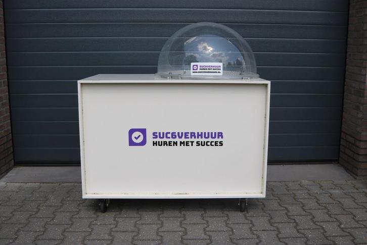 Suikerspin machine met led verlichte balie te huur, Hobby en Vrije tijd, Feestartikelen | Verhuur, Zo goed als nieuw, Overige
