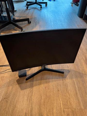 Samsung monitor beschikbaar voor biedingen