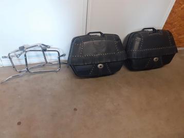 Mooie GIVI MONOKEY kofferset met chroom ophangbeugels beschikbaar voor biedingen