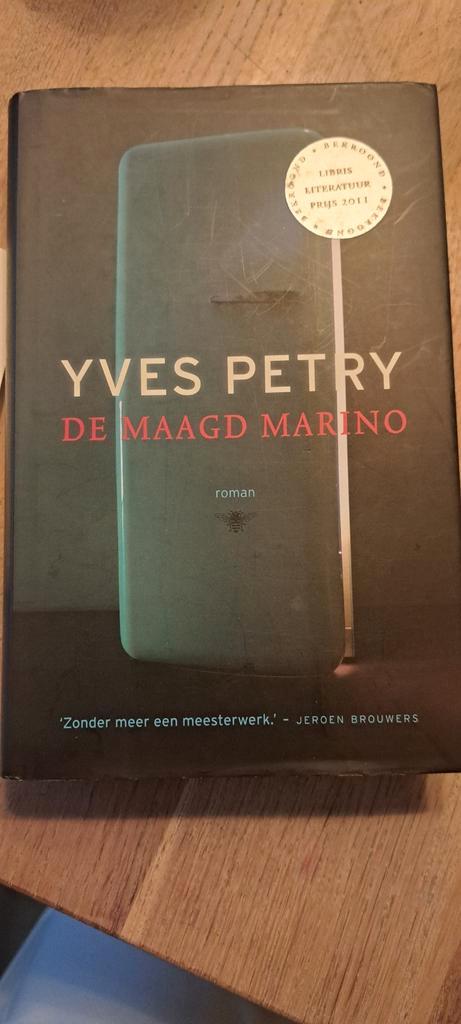 Yves Petry - Demaagd Marino, Boeken, Literatuur, Zo goed als nieuw, Nederland, Ophalen of Verzenden