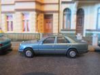 Mercedes Benz W124 Limousine- Herpa lichtblauw-metallic, Hobby en Vrije tijd, Modelauto's | 1:87, Ophalen of Verzenden, Zo goed als nieuw