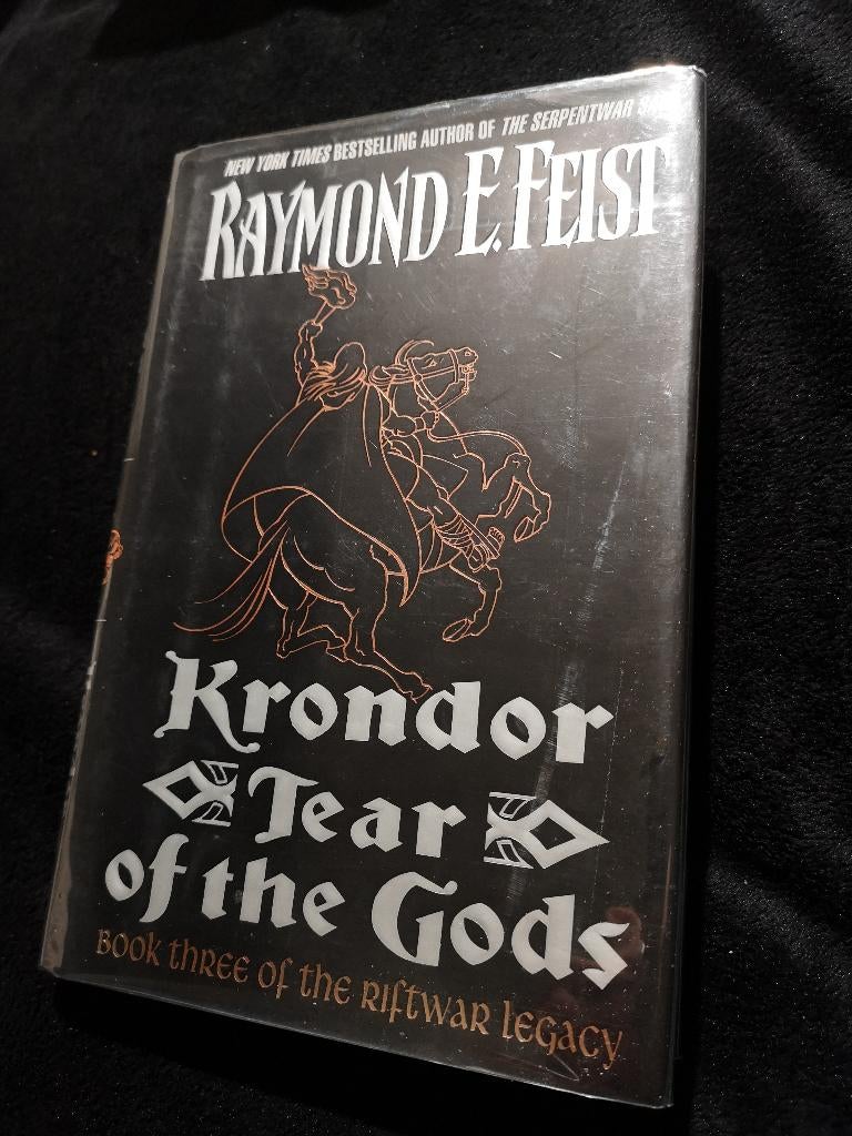 Raymond E. Feist, Krondor Tear of the Gods, Boeken, Fantasy, Ophalen of Verzenden, Zo goed als nieuw