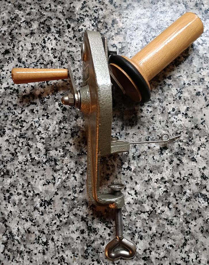 Vintage KNITTAX metalen wolwinder bobbin winder (N63), Hobby en Vrije tijd, Spinnewielen en Spinnen, Zo goed als nieuw, Overige typen