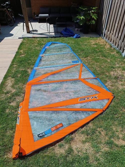 Windsurfzeil - STX HD2 5.5 -complete tuigage, Watersport en Boten, Windsurfen, Zo goed als nieuw, Complete set, Met draagtas, 5 tot 7 m²
