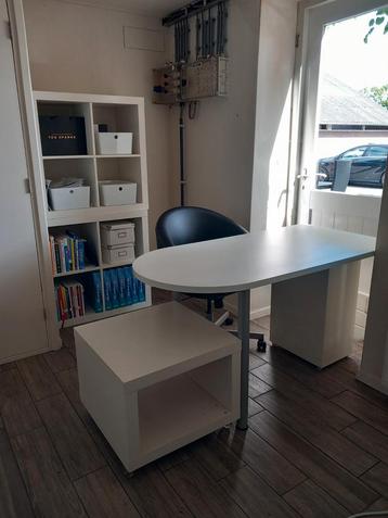 Ikea Bureau, ladekastje, bijzettafel en open kast