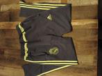 Lange broek REAL MADRID training 2015/2016 maat L, Ophalen of Verzenden, Gebruikt, Buitenlandse clubs, Shirt