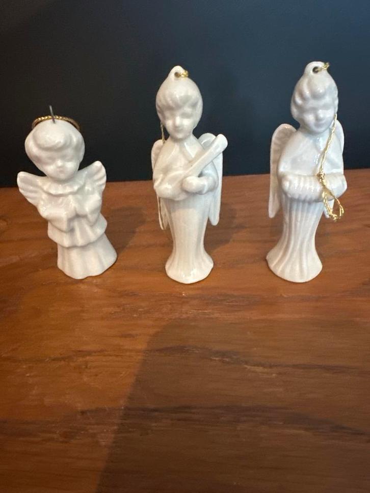 Set van 3 witte porseleinen engeltjes, Diversen, Kerst, Zo goed als nieuw, Ophalen of Verzenden