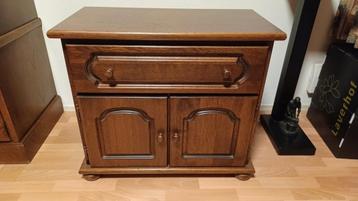 Televisiemeubel / tv-kast t.e.a.b. beschikbaar voor biedingen