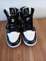 Nike air Jordan 1 mid maat 40

Nieuwstaat.., Kleding | Dames, Schoenen, Nike Air Jordan, Zwart, Ophalen of Verzenden, Sneakers of Gympen