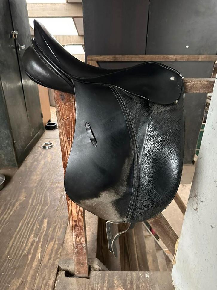 Dressuurzadel Passier 17 1/2 inch, Dieren en Toebehoren, Paarden en Pony's | Zadels, Gebruikt, Dressuur, Ophalen