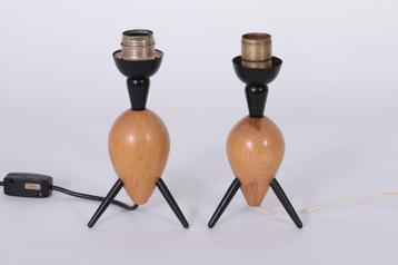 Set van twee driepoot lampjes beschikbaar voor biedingen