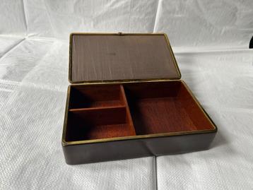 Vintage bruin leren sieraden doosje van fahners lederwaren beschikbaar voor biedingen