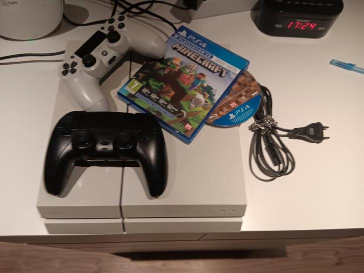 PlayStation 4, 2 controllers en de  game Minecraft., Spelcomputers en Games, Spelcomputers | Sony PlayStation 4, Gebruikt, Original