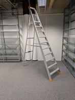 trap 3m industrie-kwaliteit, Doe-het-zelf en Verbouw, Ladders en Trappen, Ophalen, Trap, Zo goed als nieuw, Opvouwbaar of Inschuifbaar