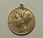 penningen / draagpenningen Wilhelmina 50 jr. 3 stuks, Ophalen of Verzenden, Overige materialen, Nederland