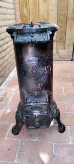 Oude gietijzeren kachel, Huis en Inrichting, Ophalen, Gebruikt, Hout, Houtkachel