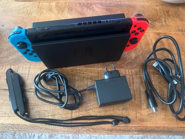 Nintendo Switch 1 - Zeer Netjes!, Spelcomputers en Games, Games | Nintendo Switch, Zo goed als nieuw, Overige genres, 3 spelers of meer