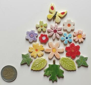 Mozaïek steentjes handgemaakte keramiek bloemetjes, J16 beschikbaar voor biedingen