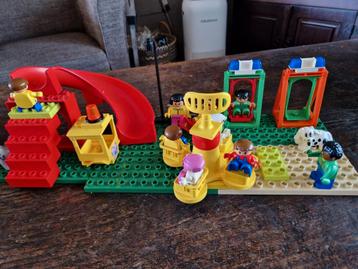 Grote Duplo speeltuin  beschikbaar voor biedingen