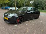 Alfa Romeo Giulietta 1.750 TBI 2011 Zwart 235 PK, Auto's, Euro 5, 4 cilinders, Zwart, Leder