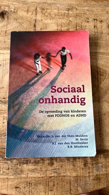 Sociaal onhandig beschikbaar voor biedingen