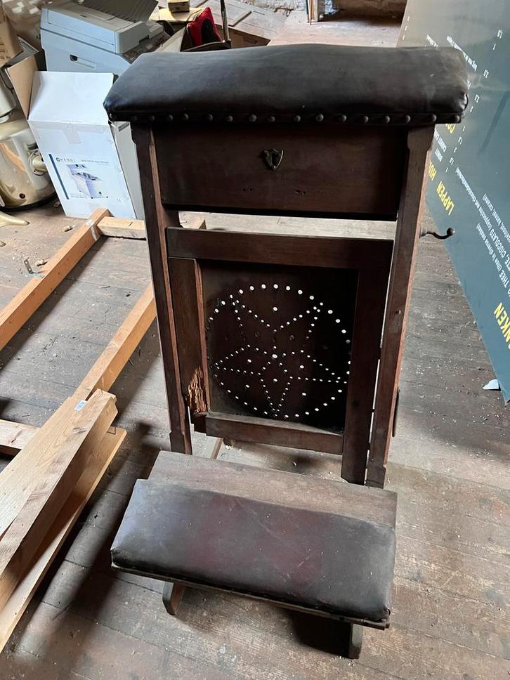 Antieke Biechtstoel - Uniek Kerkelijk Meubel, Antiek en Kunst, Antiek | Meubels | Stoelen en Banken, Ophalen