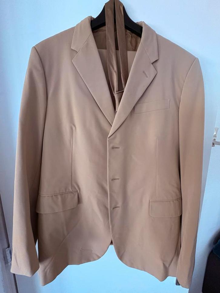 Stijlvol Prada pak - perfecte staat, Kleding | Heren, Kostuums en Colberts, Zo goed als nieuw, Maat 52/54 (L), Beige, Ophalen of Verzenden