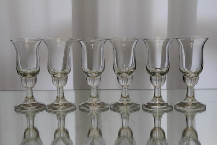 Set likeur/jenever glazen op kort been/Leerdam/Ambasador, Antiek en Kunst, Antiek | Glas en Kristal, Ophalen