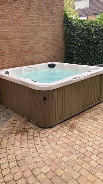 Jacuzzi te koop beschikbaar voor biedingen