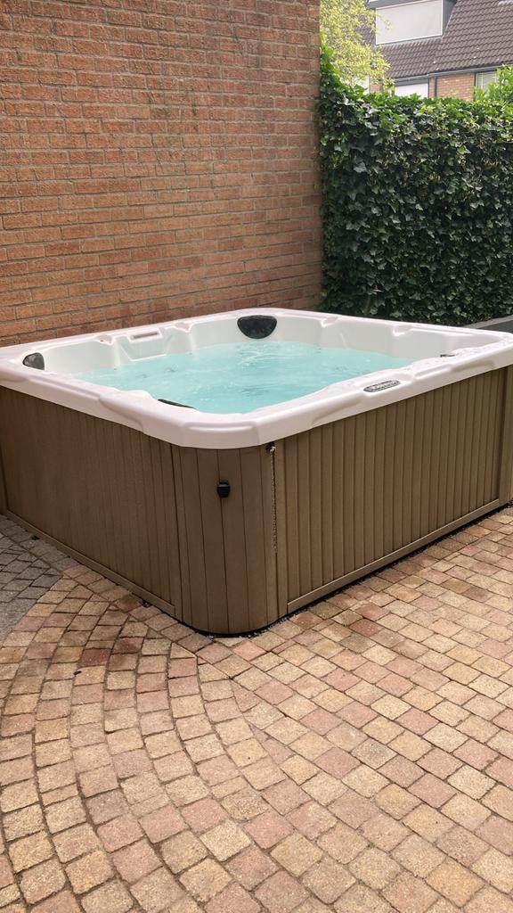Jacuzzi te koop, Tuin en Terras, Bubbelbaden en Hottubs, Gebruikt, Vast, Afdekzeil, Ophalen of Verzenden