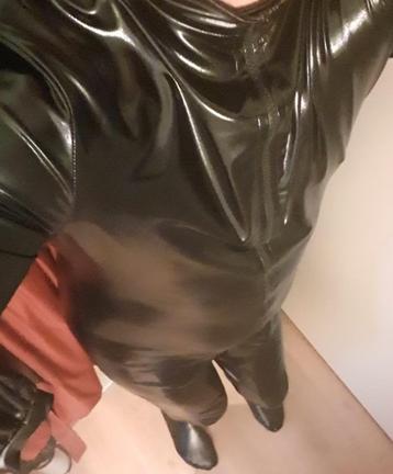 Pu zwarte catsuit gecombineerd met pu imitatieleren sokken  beschikbaar voor biedingen