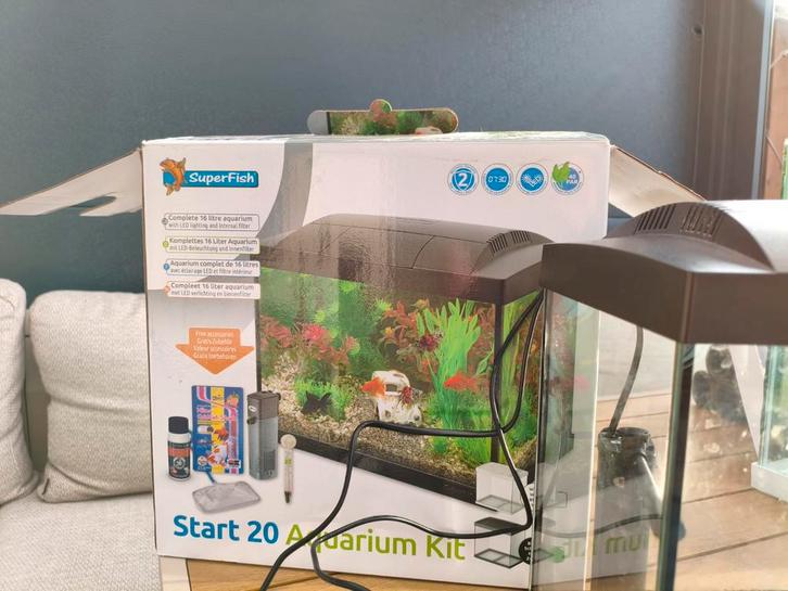 Superfish start 20 aquarium., Dieren en Toebehoren, Vissen | Aquaria en Toebehoren, Zo goed als nieuw, Leeg aquarium, Ophalen