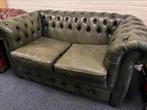 Chesterfield bank tweezits olijfgroen, Huis en Inrichting, Banken | Sofa's en Chaises Longues, Ophalen, Gebruikt, 150 tot 200 cm