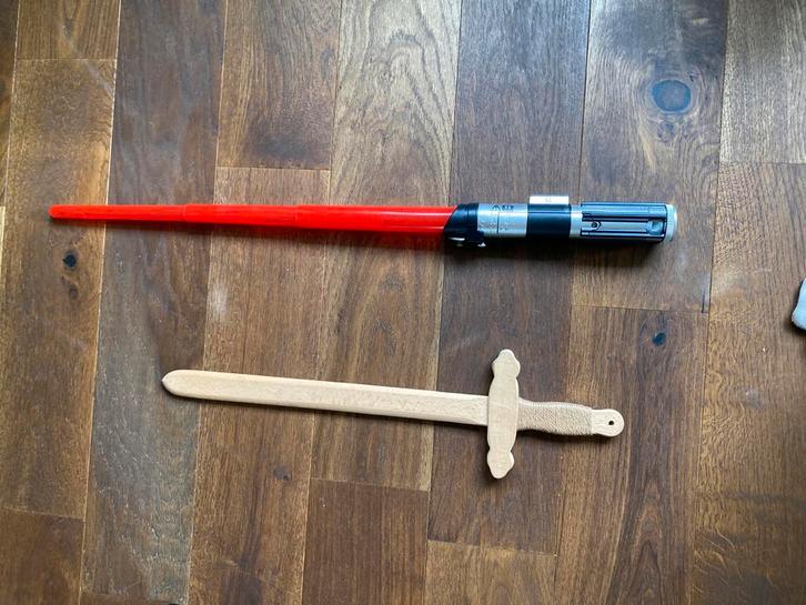 Star Wars Lightsaber & Houten Zwaard, Kinderen en Baby's, Speelgoed | Actiefiguren, Gebruikt, Ophalen of Verzenden
