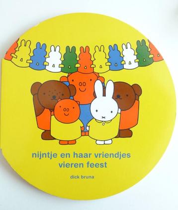 BOEK NIJNTJE EN HAAR VRIENDJES VIER FEEST DIK KARTON beschikbaar voor biedingen