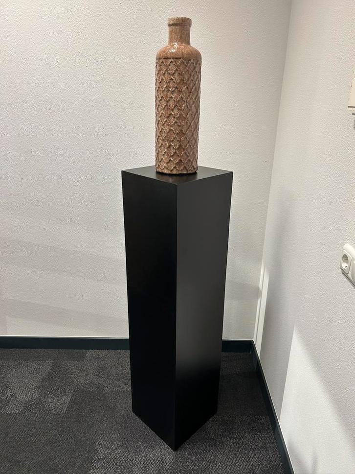 NIEUW - Zwarte Zuil / Sokkel - 30x30x120 cm, Huis en Inrichting, Woonaccessoires | Zuilen en Pilaren, Zo goed als nieuw, Ophalen