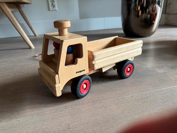 Fagus Houten Vrachtauto met Poppetjes - Zo Goed Als Nieuw, Kinderen en Baby's, Speelgoed | Houten speelgoed, Zo goed als nieuw